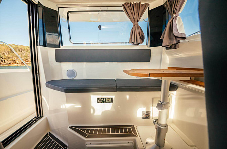 Катер Parker 800 Pilothouse